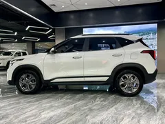 2023 Kia Seltos 1.5L IVT Luxury, белый — фото 8