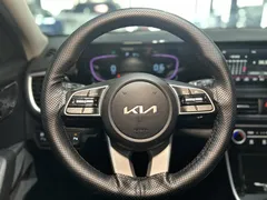 2023 Kia Seltos 1.5L IVT Luxury, белый — фото 11