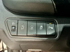 2023 Kia Seltos 1.5L IVT Luxury, белый — фото 20