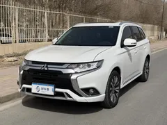 2021 Mitsubishi Outlander 2.0L 2WD 5, белый — фото 1
