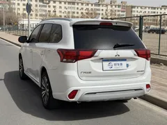 2021 Mitsubishi Outlander 2.0L 2WD 5, белый — фото 4