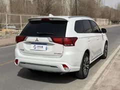2021 Mitsubishi Outlander 2.0L 2WD 5, белый — фото 6