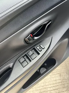 2022 Toyota Yaris L Zhixuan 1.5L CVT Luxury Plus, белый — фото 7