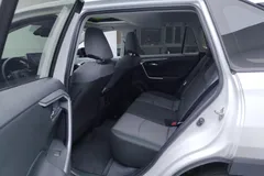 2022 Toyota RAV4 2.0L CVT 2WD Fashion, белый — фото 13