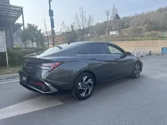 2023 Hyundai Elantra 1.5L CVT LUX Premium — фото 4