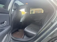 2023 Hyundai Elantra 1.5L CVT LUX Premium — фото 9