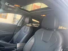2023 Hyundai Elantra 1.5L CVT LUX Premium — фото 12