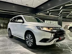 2021 Mitsubishi Outlander 2.0L 2WD 5-seat, белый — фото 3