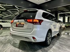 2021 Mitsubishi Outlander 2.0L 2WD 5-seat, белый — фото 5