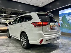2021 Mitsubishi Outlander 2.0L 2WD 5-seat, белый — фото 7