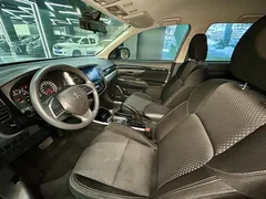 2021 Mitsubishi Outlander 2.0L 2WD 5-seat, белый — фото 9