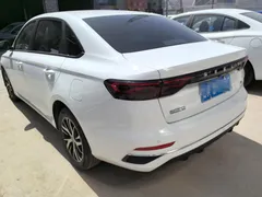 2022 Geely Emgrand 4th Gen 1.5L MT Luxury, белый — фото 4