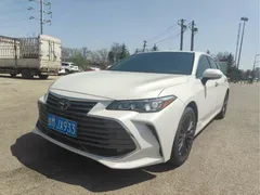 2022 Toyota Avalon 2.0L XLE Premium, белый — фото 1