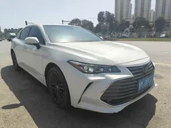 2022 Toyota Avalon 2.0L XLE Premium, белый — фото 3