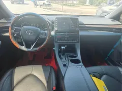 2022 Toyota Avalon 2.0L XLE Premium, белый — фото 5