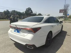 2022 Toyota Avalon 2.0L XLE Premium, белый — фото 7