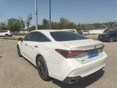 2022 Toyota Avalon 2.0L XLE Premium, белый — фото 8
