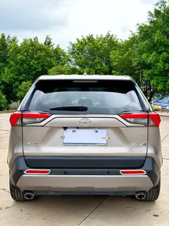 2021 Toyota RAV4 2.0L CVT 2WD Fashion — фото 3