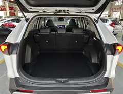 2023 Toyota RAV4 2.0L CVT 4WD Adventure, белый — фото 12