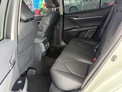 2021 Toyota Camry 2.0G Luxury, белый — фото 10