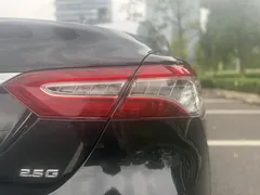 2021 Toyota Camry 2.5G Luxury, чёрный — фото 9