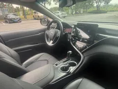 2021 Toyota Camry 2.5G Luxury, чёрный — фото 11