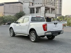 2021 Nissan Navara 2.5L AT 4WD Premium QR25, белый — фото 4