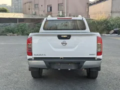 2021 Nissan Navara 2.5L AT 4WD Premium QR25, белый — фото 5