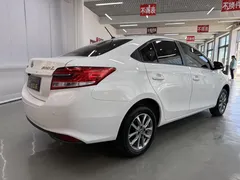 2022 Toyota Yaris L Zhixuan 1.5L CVT Leading Plus, белый — фото 19