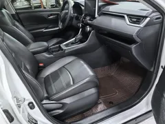 2022 Toyota RAV4 2.0L CVT 4WD Fashion, белый — фото 10