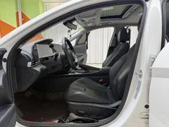 2023 Hyundai Elantra 1.5L CVT LUX Premium, белый — фото 4