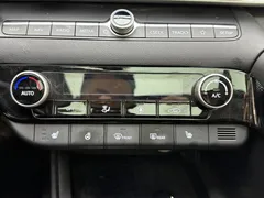 2023 Hyundai Elantra 1.5L CVT LUX Premium, белый — фото 8