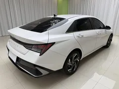2023 Hyundai Elantra 1.5L CVT LUX Premium, белый — фото 15
