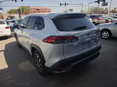 2022 Toyota Frontlander 2.0L CVT Elite, белый — фото 3