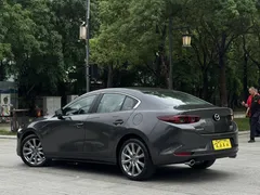 2023 Mazda Mazda3 2.0L AT — фото 25