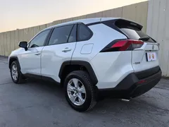 2022 Toyota RAV4 2.0L CVT 2WD Urban, белый — фото 6