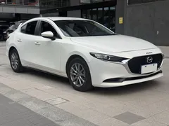2021 Mazda Mazda3 2.0L AT, белый — фото 3