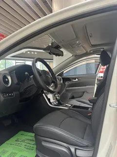 2021 Kia Cerato 1.5L CVT Refresh, белый — фото 8
