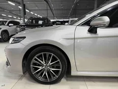 2021 Toyota Camry 2.5G Luxury — фото 4