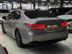 2021 Toyota Camry 2.5G Luxury — фото 16