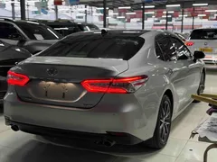 2021 Toyota Camry 2.5G Luxury — фото 18