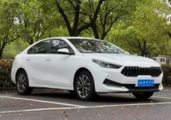 2021 Kia Cerato 1.5L IVT, белый — фото 3