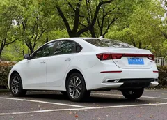 2021 Kia Cerato 1.5L IVT, белый — фото 7