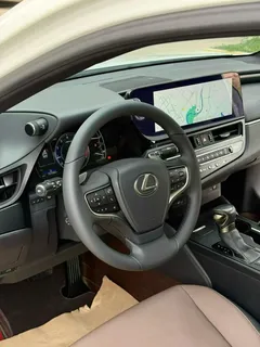2022 Lexus ES 200 Excellence, белый — фото 3