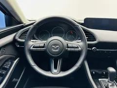 2022 Mazda Mazda3 2.0L AT, белый — фото 11