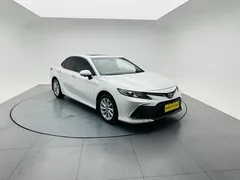 2022 Toyota Camry 2.0G Luxury, белый — фото 3