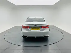 2022 Toyota Camry 2.0G Luxury, белый — фото 6