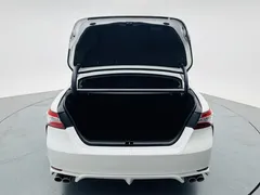 2022 Toyota Camry 2.0G Luxury, белый — фото 15