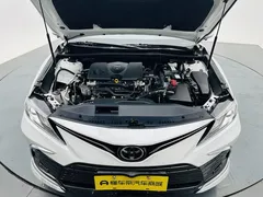 2022 Toyota Camry 2.0G Luxury, белый — фото 17