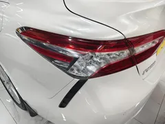 2022 Toyota Camry 2.0G Luxury, белый — фото 20
